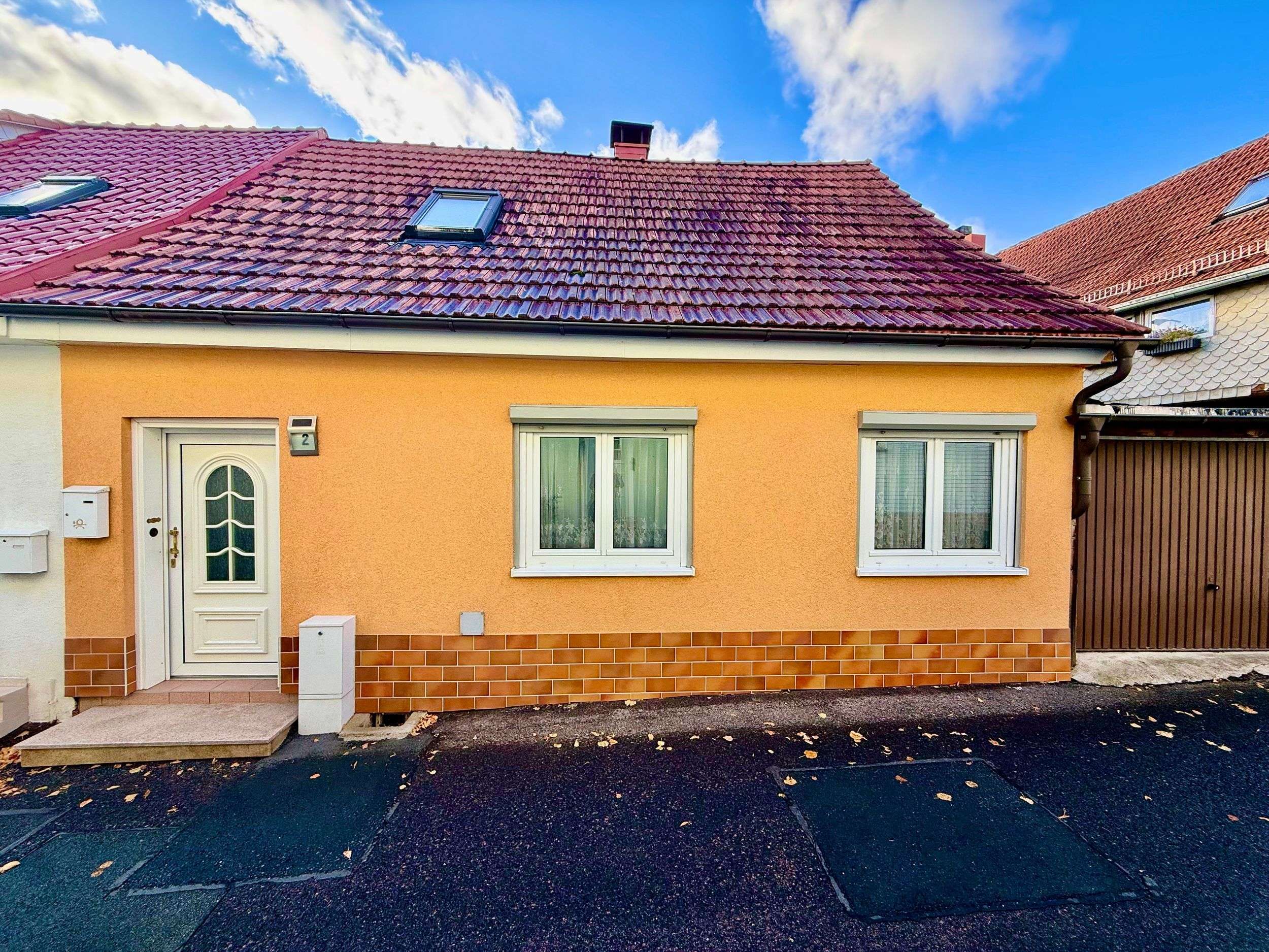 geräumiges Einfamilienhaus mit Garage- ideal für Familien mit handwerklichem Geschick!, Ilm Kreis – Bild 2