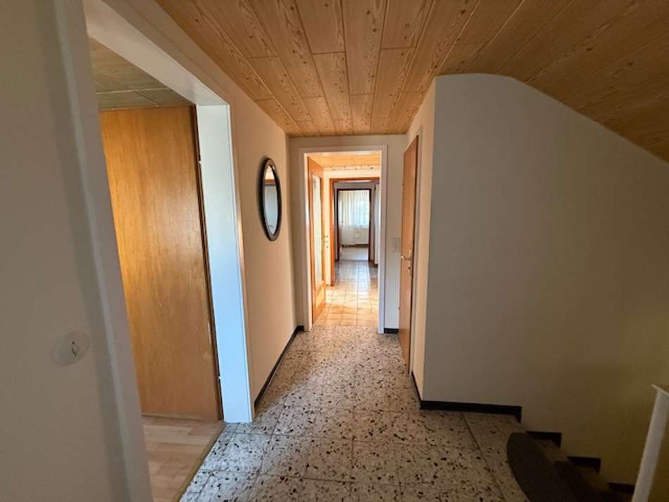 Haus- u. Wohnungsflur DG