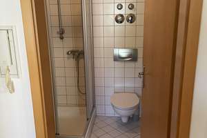 Helle 1-Zimmer Wohnung - Regenburg (nah zu Stadt am Hof) – Schwandorfer Straße 10, 93059 Steinweg-Pfaffenstein, Regensburg – Vorschaubild 3