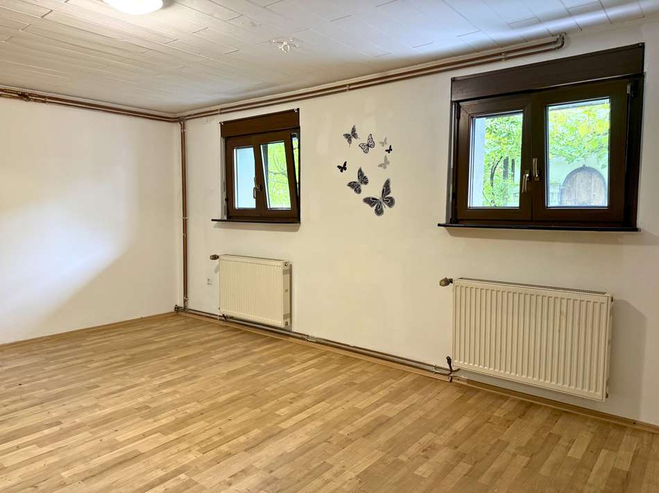 KG-Wohnung: Wohn- & Schlafz...