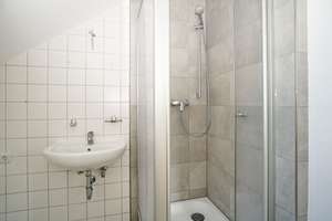 Seidnitz, unterm Dach: Dusche + Laminat – Winterbergstraße 94, 1237 Seidnitz/Dobritz, Dresden – Vorschaubild 10