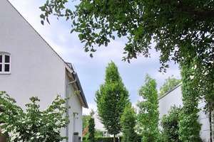 Zeitlose Eleganz in Bestlage: Ensembleschutz-Immobilie mit modernem Anbau – Die vollständige Adresse der Immobilie erhältst du vom Anbieter., 93051 Kumpfmühl-Ziegetsdorf-Neuprüll, Regensburg – Vorschaubild 2