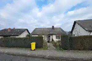 PREISREDUZIERUNG: Modernisierungsbedürftiges Einfamilienhaus mit Potenzial in Burgbrohl – Ahrweiler (Kreis) – Vorschaubild 1