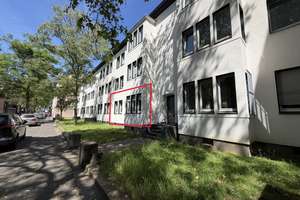*ENDLICH zu den ERSTEN gehören * - renovierte Erdgeschosswohnung mit Balkon im Dellviertel!