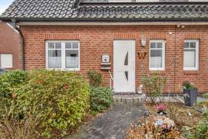 Bremen-Mahndorf: großzügiges Familienwohnen - Doppelhaushälfte mit Vollkeller und Ausbaupotenzial   – Die vollständige Adresse der Immobilie erhältst du vom Anbieter., 28307 Mahndorf, Bremen – Vorschaubild 2