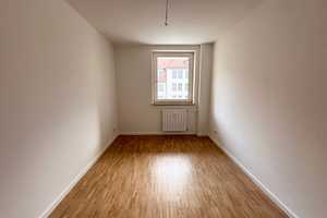 Schöne, frisch modernisierte 3-Zimmer-Wohnung in Schweinau zu vermieten – Friesenstraße 32, 90441 Nürnberg – Vorschaubild 2
