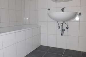 ***Großzügige 2-Zimmerwohnung mit modernisiertem Bad und 2 Balkone... ohne Wandtapeten*** – Friedrich-Ebert-Str. 70, 47226 Hochemmerich, Duisburg – Vorschaubild 5
