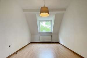 Großzügig geschnittene und leerstehende 3-Zimmer-Dachgeschosswohnung in urbaner Bilker Wohnlage! – Die vollständige Adresse der Immobilie erhältst du vom Anbieter., 40223 Bilk, Düsseldorf – Vorschaubild 5