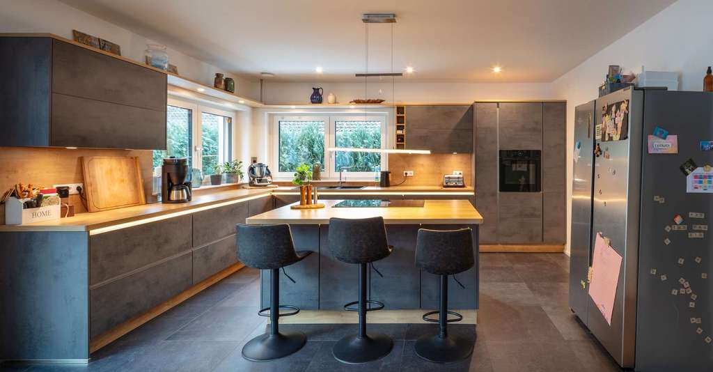 Immobilie in Altlandsberg - BIETERVERFAHREN: Exklusives Einfamilienhaus mit Energiekonzept und Westgarten, Terrasse und Pool - Bild 2