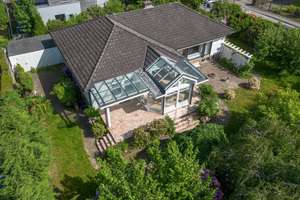 Großzügiger Bungalow auf 967 qm mit Premium-Wintergarten, moderner Hybrid-Wärmepumpe und ca. 335  – Die vollständige Adresse der Immobilie erhältst du vom Anbieter., 22045 Jenfeld, Hamburg – Vorschaubild 3
