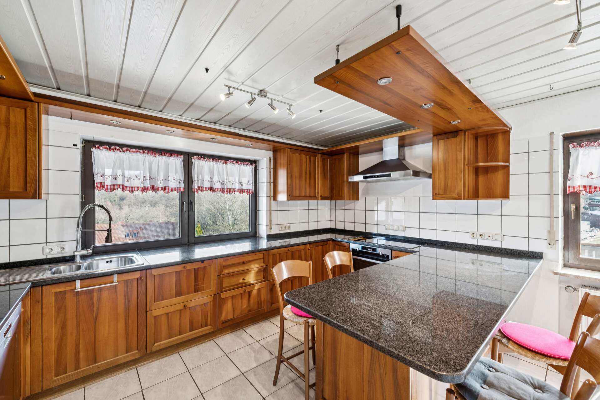 Immobilie in Miltenberg - Ein Haus im Haus-Stadtnähe & Pferdeparadies in Miltenberg - Bild 2