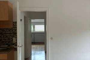 S-Ost: Sonnige, ruhig - am Waldrand gelegene - 2-Zimmer-Dachgeschosswohnung mit EBK in Stuttgart – Die vollständige Adresse der Immobilie erhältst du vom Anbieter., 70186 Gablenberg, Stuttgart – Vorschaubild 12