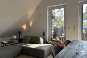 Lichtdurchflutete Dachgeschosswohnung mit sonniger Dachterrasse – Vogesenstr 15c, 81825 Waldtrudering, München – Vorschaubild 4