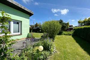 Bezugsfreier Bungalow in Ostseenähe mit herrlichem Gartengrundstück und PKW-Stellplatz – 18107 Elmenhorst/Lichtenhagen – Vorschaubild 3