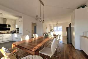 Charmante Altbauwohnung mit Balkon und Panoramablick über Stuttgart-West