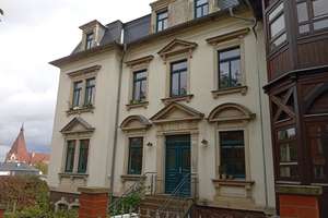 Kaufpreis auf Anfrage ; Kleine Dachgeschosswohnung mit schönen Holzbalken und Blick über Dresden