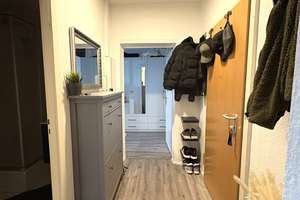 Solide Investition: Vermietete Eigentumswohnung mit 2,5 Zimmern und Balkon in Berlin – Die vollständige Adresse der Immobilie erhältst du vom Anbieter., 12619 Hellersdorf, Berlin – Vorschaubild 2