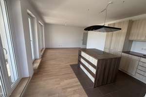 3-Zimmer-Wohnung mit Loggia und Aufzug in neuwertigem Zustand in München-Freimann – Admiralbogen 86, 80939 Freimann, München – Vorschaubild 6