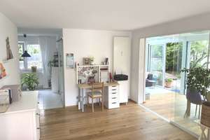 Helle 2,5 Zimmerwohnung mit Wintergarten und eigenem Garten (ca. 200 qm) – Die vollständige Adresse der Immobilie erhältst du vom Anbieter., 70329 Obertürkheim (Ortsteil), Stuttgart – Vorschaubild 4