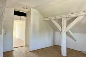 **Renovierungsobjekt in Helmbrechts: Gestalten Sie Ihr Traumhaus** – Die vollständige Adresse der Immobilie erhältst du vom Anbieter., 95233 Helmbrechts – Vorschaubild 4