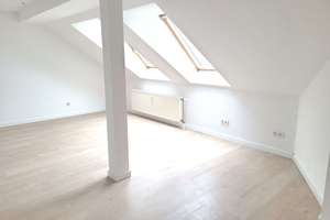***LICHTDURCHFLUTETES DACHGESCHOSS IN RUHIGER LAGE MIT VIEL PLATZ*** – Franz-Wiesner-Str. 12, 9131 Ebersdorf, Chemnitz – Vorschaubild 4