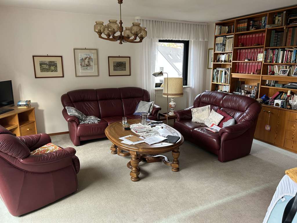 Immobilie in Badenweiler - Renovierungsbedürftiges Haus mit 6 Zimmern in Badenweiler - Bild 0