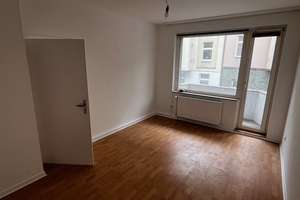Teilsanierte 2-Zimmer-Wohnung mit 2 Balkonen und neuem Badezimmer – Apollinarisstraße 22, 40227 Oberbilk, Düsseldorf – Vorschaubild 3