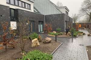 Erstbezug einer 3 Zimmer Maisonette-Wohnung, luxuriöse Innenausstattung, Aufzug und TG 
