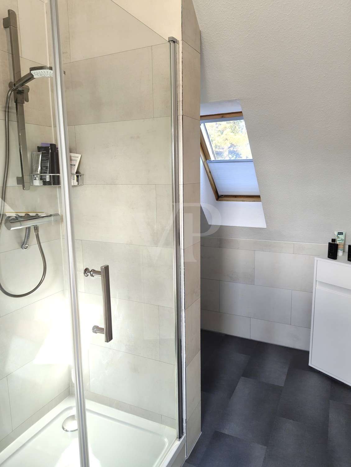 Immobilie in Oestrich-Winkel - Geschmackvoll modernisierte Maisonettewohnung in Rheinnähe - Einziehen und sich wohlfühlen! - Bild 5