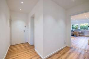 Frisch sanierte 3-ZKB mit tollem Grundriss, schönem Balkon und sanierter Tiefgarage - Provisionsfrei – Karlsbader Straße 41, 86169 Hammerschmiede, Augsburg – Vorschaubild 8