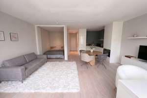 Attraktive Wohnung in bester Lage – unmöbliert oder möbliert! – Die vollständige Adresse der Immobilie erhältst du vom Anbieter., 20146 Rotherbaum, Hamburg – Vorschaubild 2