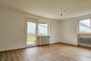 1 Wohnung im EG mit großem Garten und Garage ist frei, 3 Fam. Haus 270 m² WFl., gute Lage von Schwab – Schwabach – Vorschaubild 4
