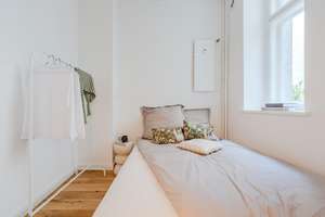 *PROVISIONSFREI* Bezugsfreie renovierte 2-Zimmer Altbauperle in hersschaftlichem Altbau in TOP-Lage – Prager Strasse 3, 10779 Wilmersdorf, Berlin – Vorschaubild 9