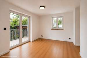 AIGNER - Sonnige 2-Zimmer Gartenwohnung mit Balkon und schönem Süd-West-Garten – Die vollständige Adresse der Immobilie erhältst du vom Anbieter., 80689 Blumenau, München – Vorschaubild 3
