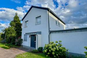 Reihenmittelhaus mit 4,5 Zimmern in Voerde (Niederrhein) befristet bis 31.3.2027