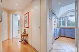 Ruhige 4-Zimmer-DG-Wohnung mit 2 Bädern, 2 Balkonen + Galerie in Waldtrudering – Die vollständige Adresse der Immobilie erhältst du vom Anbieter., 81827 Waldtrudering, München – Vorschaubild 8
