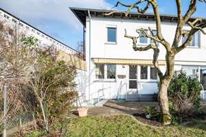 Saniertes Reihenendhaus in ruhiger Wohnlage - Vermietung begrenzt auf 3 Jahre – Karl-Albert-Str. 31, 60385 Bornheim, Frankfurt am Main – Vorschaubild 1