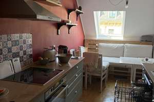 Dachgeschoss  2-Zimmer-Wohnung mit Lift, Stellplatz und  Balkon in Leipzig Connewitz
