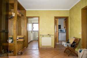 Freistehendes Einfamilienhaus mit Einliegerwohnung in Villmar, Ortsteil – Höhenstr 17, 65606 Limburg-Weilburg (Kreis) – Vorschaubild 4