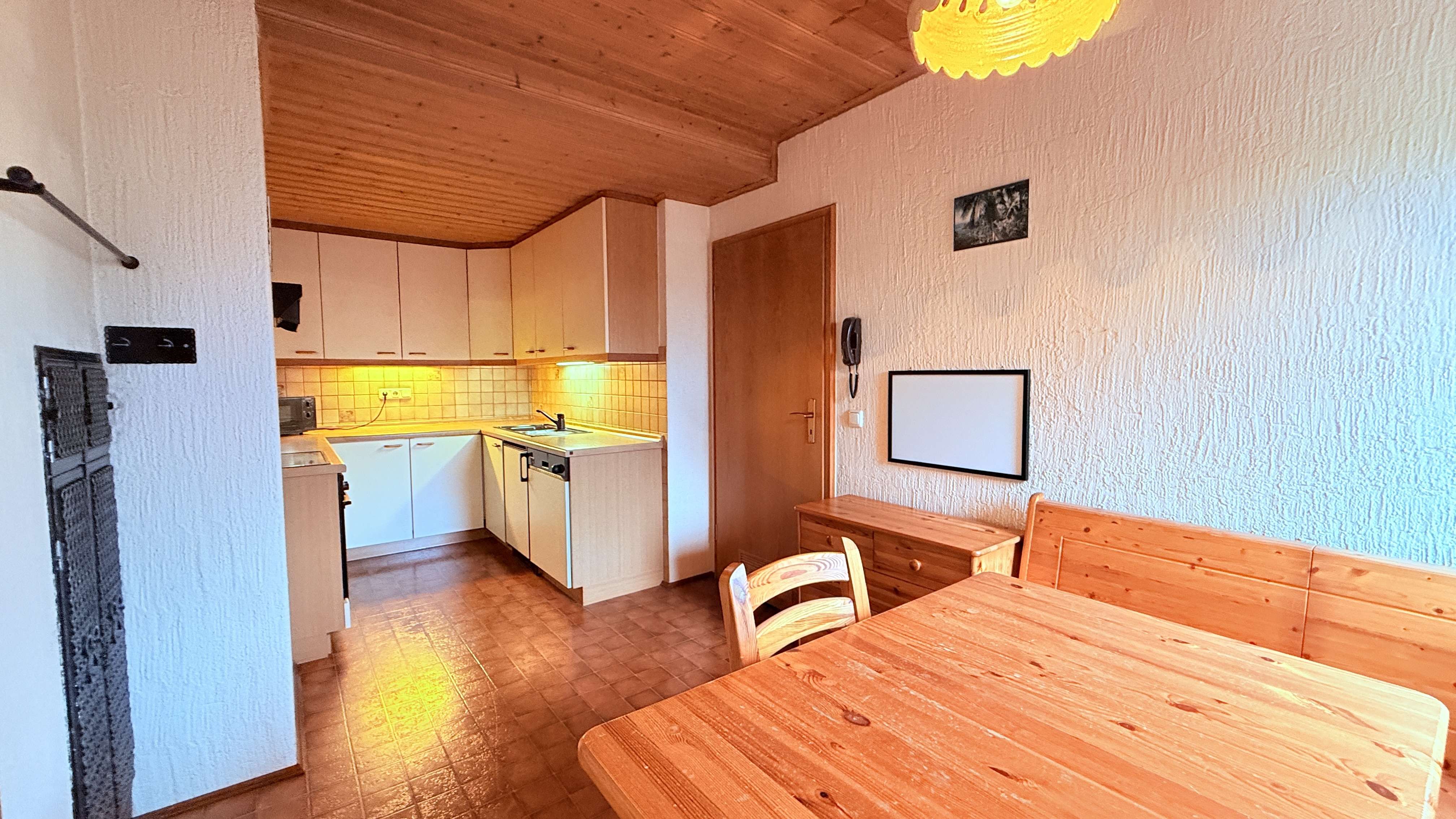 Immobilie in Eggenfelden - ... AIGNER - historisches, saniertes Bahnwärterhaus mit Carport für Individualisten mit Charme ... - Bild 6