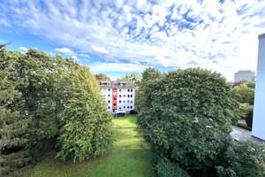 Bezugsfreie 2-Zimmer-DG-Wohnung mit Grünblick & Stellplatz | Bonn-Endenich – provisionsfrei – Monschauer Straße 6, 53121 Endenich, Bonn – Vorschaubild 1