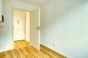 Erstbezug nach Kernsanierung! Stylische 2-Zimmer- Wohnung mit Loggia & Garage – Schierholzstraße 96, 30625 Kleefeld, Hannover – Vorschaubild 11