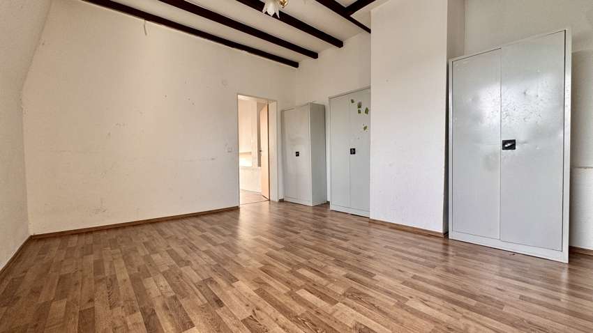 Immobilie in Leichlingen - SAYAN Immobilien: Wunderschöne Altbau-Villa (415 m²) mit hohen Decken in bester Lage von Leichlingen - Bild 3