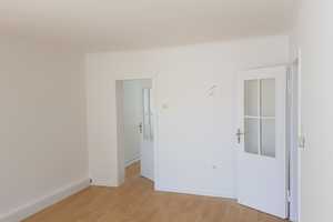Helle 3-Zi.Wg mit großer, schöner Dachterrasse, EBK, Keller. Zentral aber sehr ruhig – Hannover – Vorschaubild 3