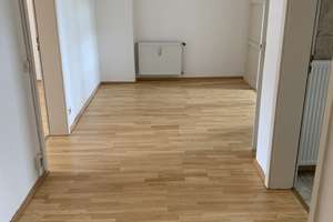 Dachgeschoss, 2,5 Zimmer, U-Bahn Rotkreuzplatz 50m, Grünwaldpark 250m – Volkartstraße 10, 80634 Neuhausen, München – Vorschaubild 4