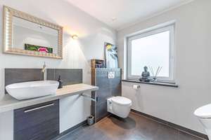 Neuwertiges & großzügiges Einfamilienhaus mit eigner Wellness-Oase und Platz für Ihre Autos! – Die vollständige Adresse der Immobilie erhältst du vom Anbieter., 85276 Pfaffenhofen an der Ilm – Vorschaubild 19