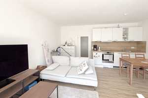 Gemütliche 1-Zimmer-Wohnung mit EBK und Balkon in Woltmershausen – Mellumweg 47, 28197 Bremen – Vorschaubild 3