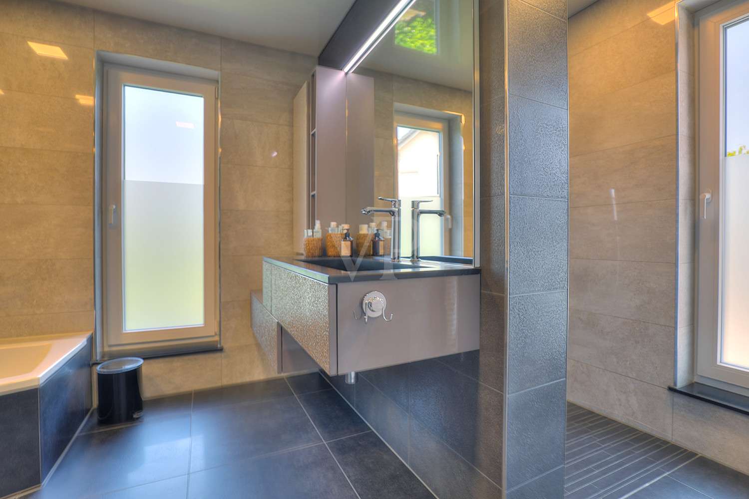 Immobilie in Gemmingen - Zeitlose Architektur in naturnaher Lage – Einfamilienhaus in einer ganz besonderen Art - Bild 2