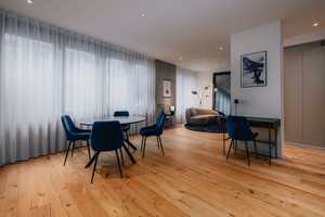 Erdgeschosswohnung mit großer Terrasse, Einbauküche und En-Suite-Bad – Luitpoldstraße 9, 10781 Berlin – Vorschaubild 2