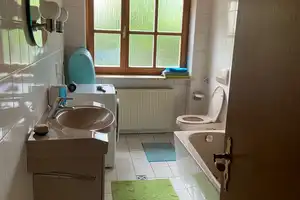 Großzügiges Einfamilienhaus mit Garten und Garage zu vermieten. – Regensburg (Kreis) – Vorschaubild 12